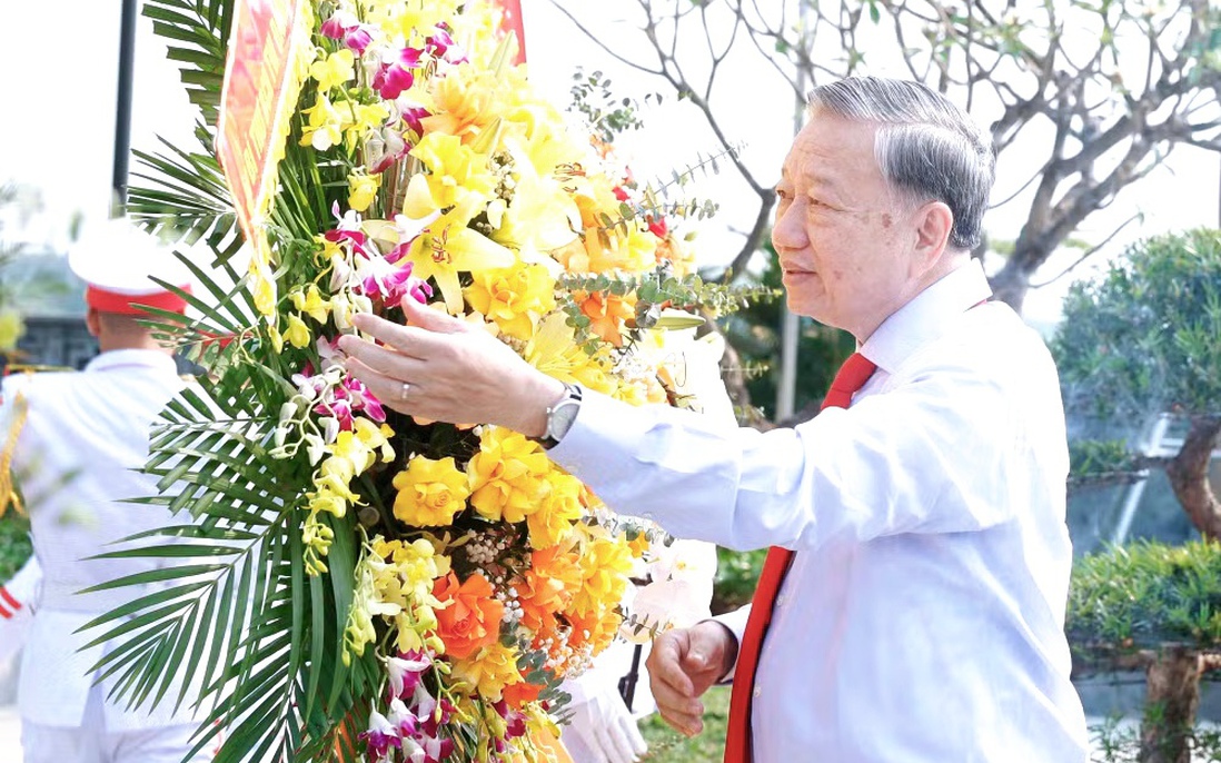 Tổng Bí thư, Chủ tịch nước Tô Lâm dâng hương tưởng niệm Tổng Bí thư Hà Huy Tập