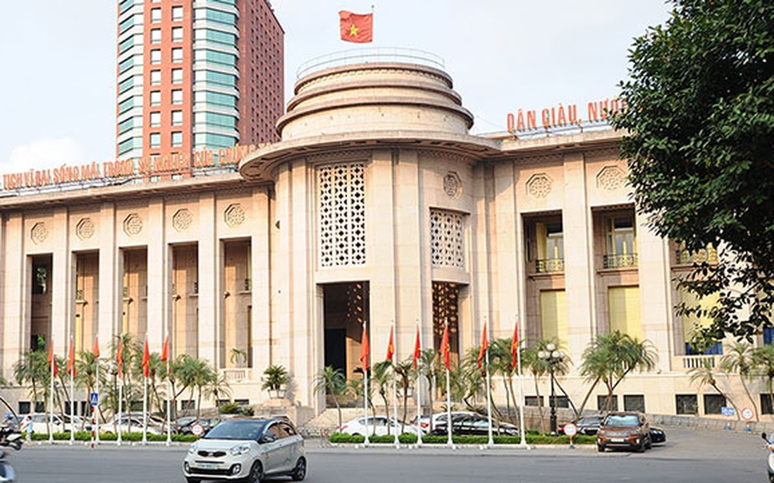 Ngân hàng Nhà nước hút ròng tuần thứ hai, lãi suất liên ngân hàng giảm mạnh

