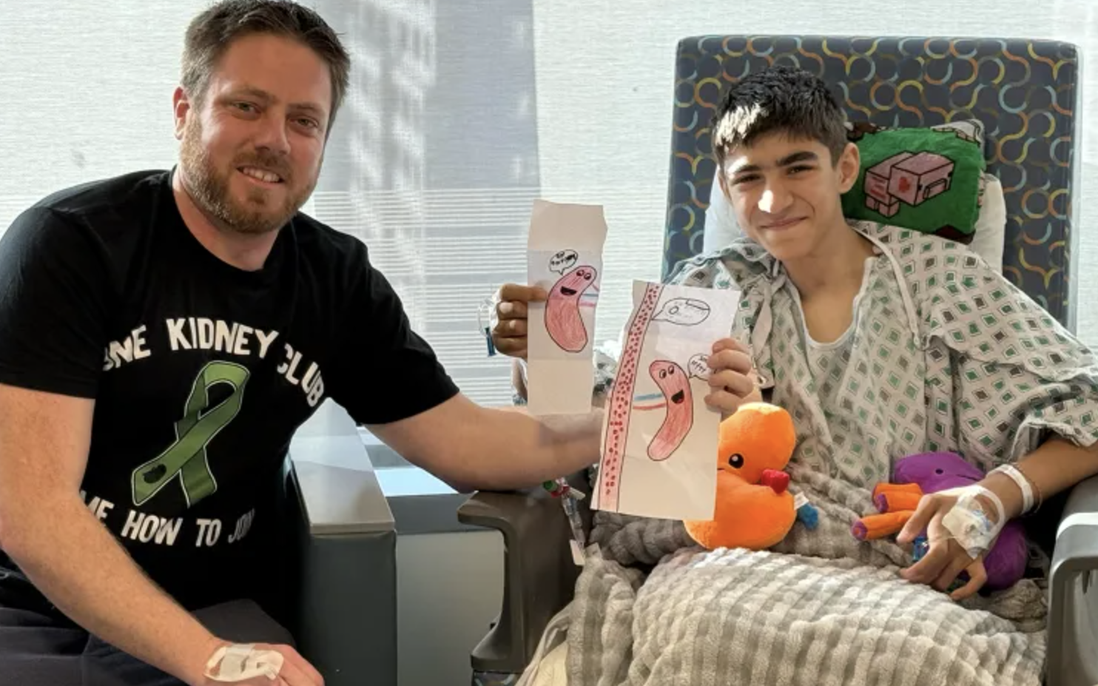 Món quà đặc biệt của hàng xóm cứu sống cậu bé 13 tuổi