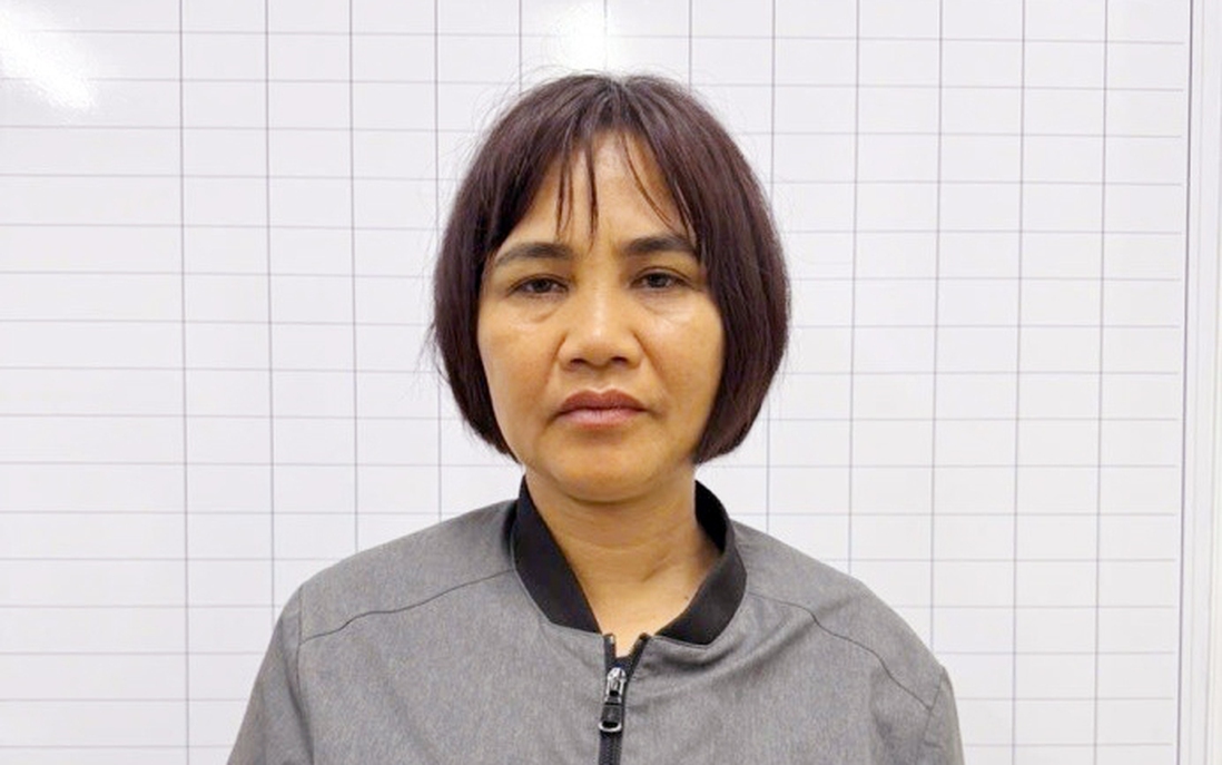 Khởi tố người phụ nữ bán hàng rong gây rối tại sân bay Nội Bài