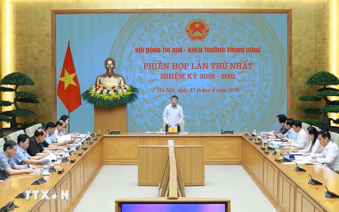 Tăng cường thi đua yêu nước, nâng cao hiệu quả quản lý và phát triển đất nước