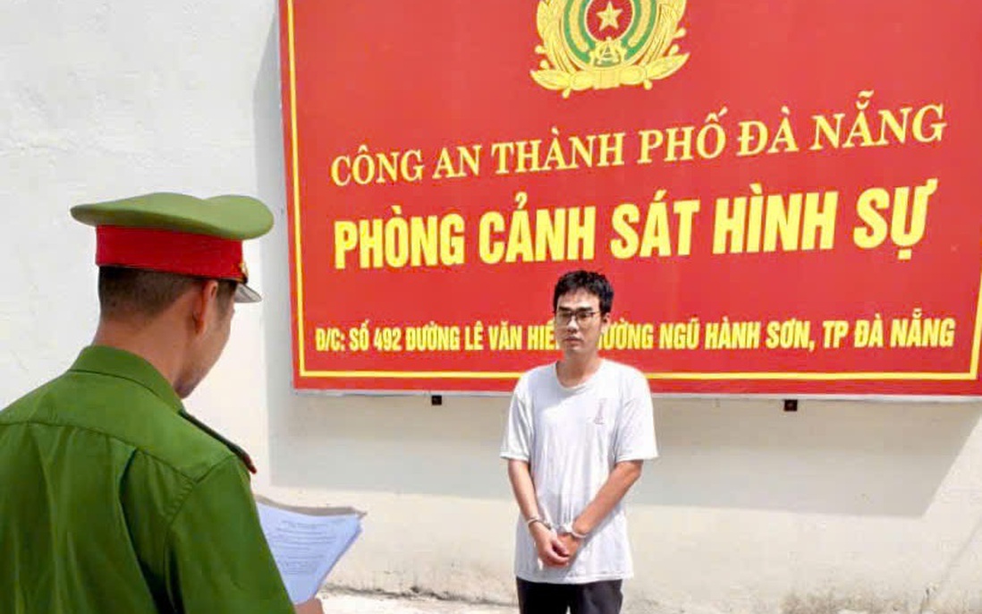 Bắt gã trai dùng clip "nóng" ép người yêu cũ quan hệ với nhiều người để thu tiền