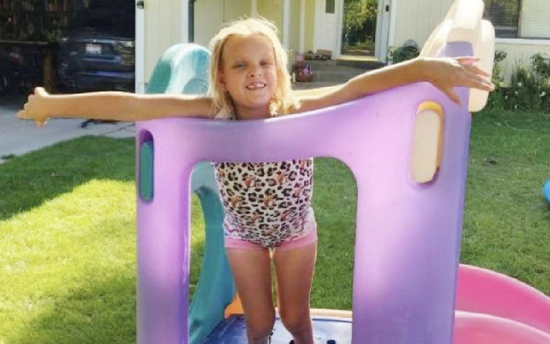 Dựng lại "thế giới nhỏ" cho bé gái mắc bệnh hiếm