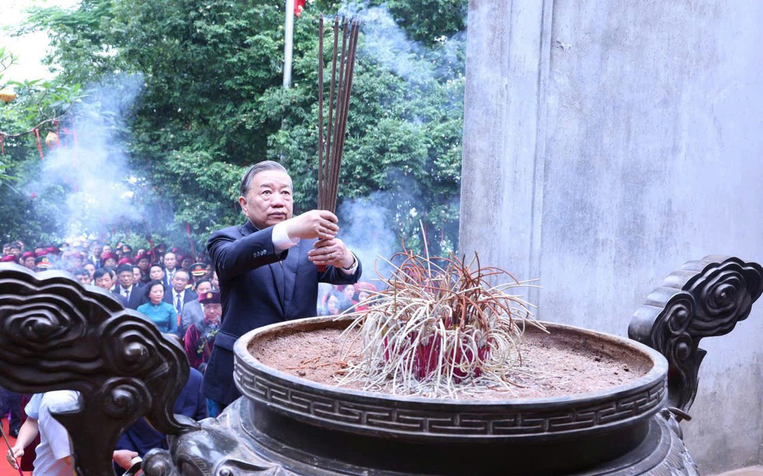 Tổng Bí thư, Chủ tịch nước Tô Lâm dâng hương tưởng niệm các Vua Hùng