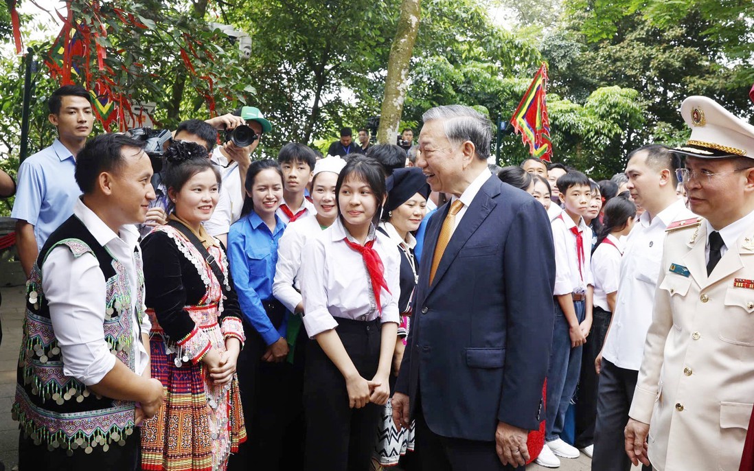 Từ Đền Hùng, nghĩ về trách nhiệm với Nhân dân và tương lai đất nước