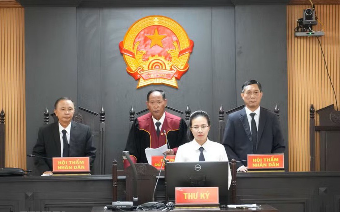 Tuyên phạt Nguyễn Đình Thắng 11 năm tù về tội "khủng bố"