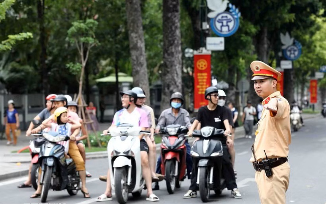 Cảnh sát giao thông Hà Nội “trực chiến” 24/24 giờ dịp nghỉ lễ 30/4-1/5