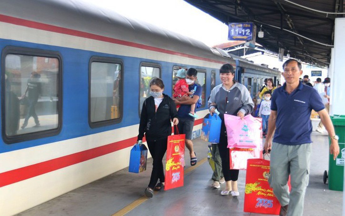 Bộ Nội vụ: Không có chủ trương hoán đổi ngày nghỉ dịp Giỗ tổ, 30/4 và 1/5