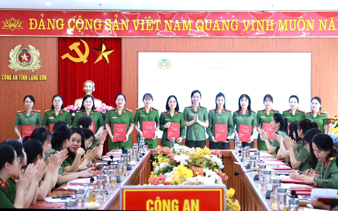 Phụ nữ Công an tỉnh Lạng Sơn phát động phong trào “Viết nhật ký 3 nhất”