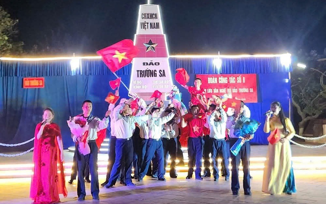 Quân dân Đặc khu Trường Sa thi đua lập thành tích chào đón ngày 30/4 và 1/5