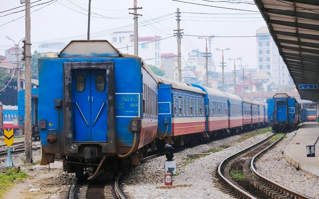 Giá vé tàu hỏa và cước vận chuyển đường sắt tăng từ ngày 5/4