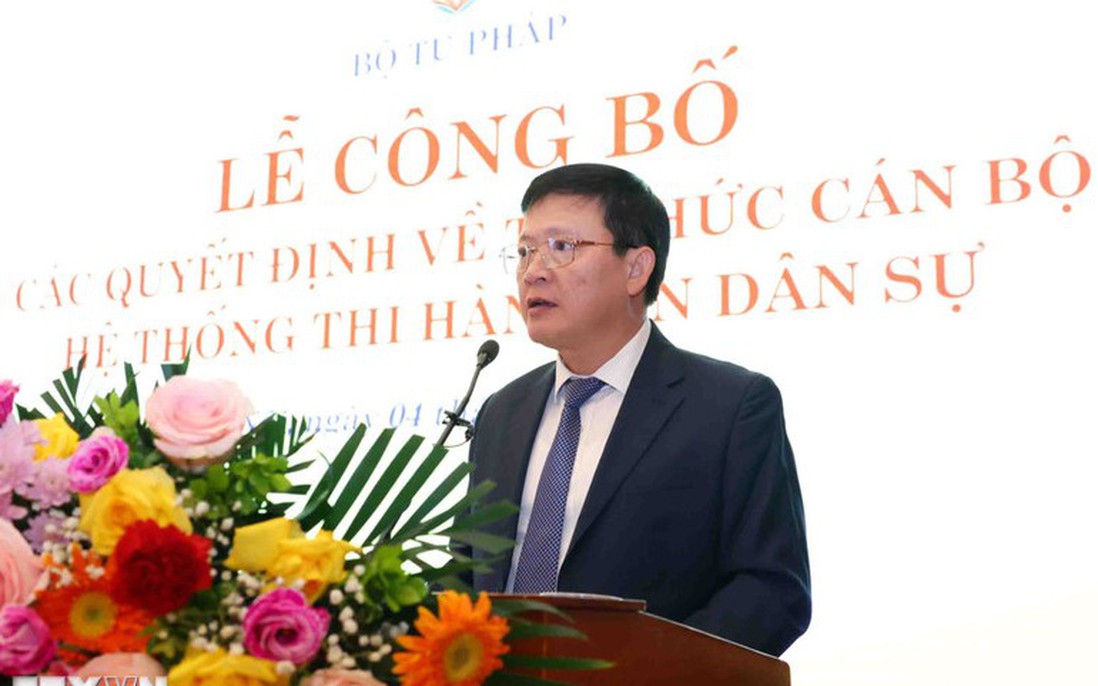 Bổ sung tiêu chuẩn "có bản lĩnh chính trị vững vàng" vào tiêu chuẩn luật sư