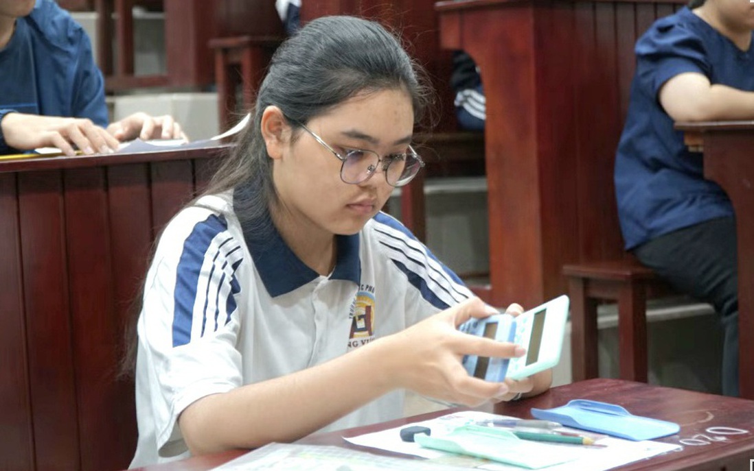 Thí sinh "than" đề thi Đánh giá năng lực 2026 vừa khó vừa dài, đơn vị tổ chức nói gì?