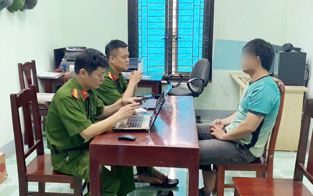 Thấy con gái 14 tuổi mệt mỏi, bố gặng hỏi mới biết sự thật đau lòng