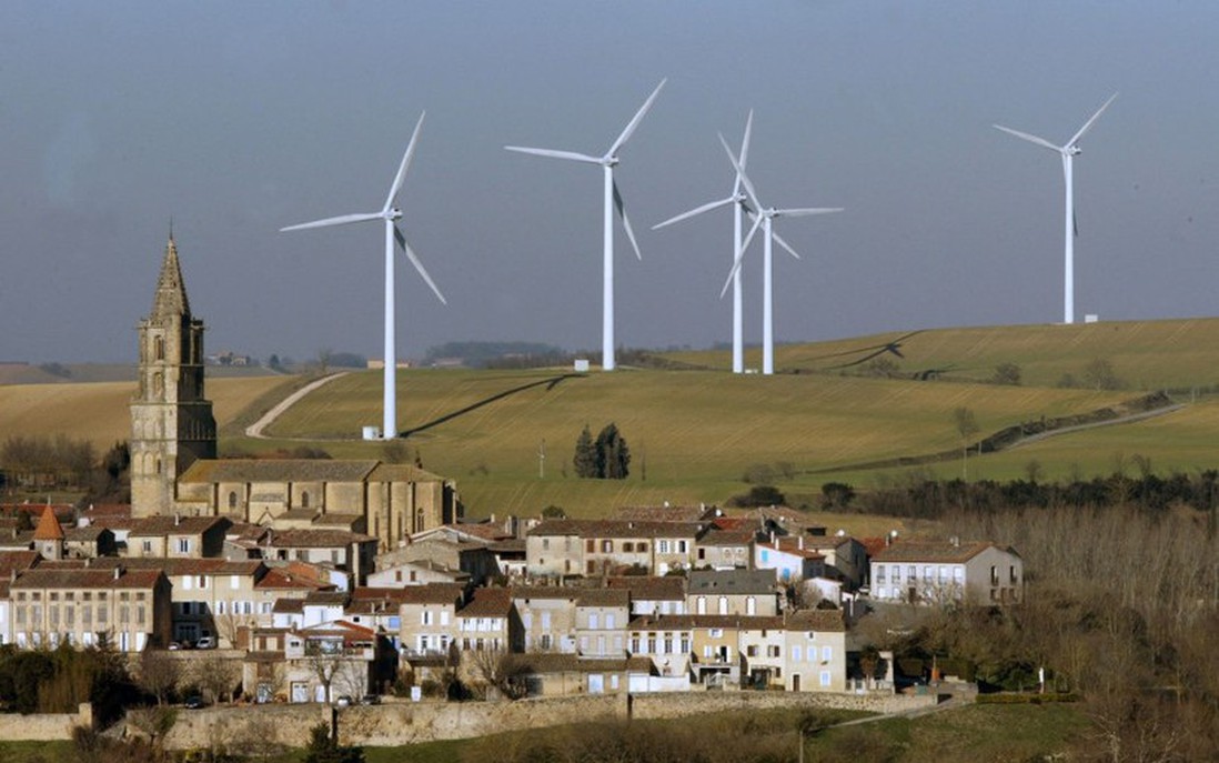 Xung đột tại Trung Đông thúc đẩy làn sóng năng lượng tái tạo toàn cầu