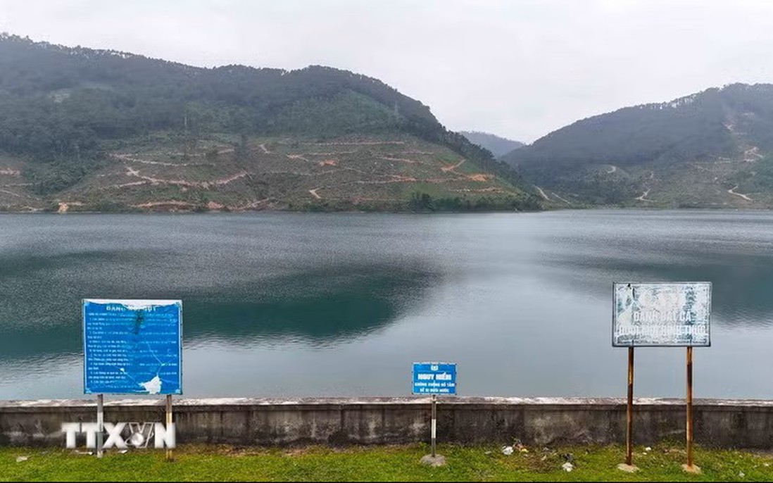 Hiểm họa trẻ em đuối nước tại hồ, đập khi bước vào mùa nắng nóng