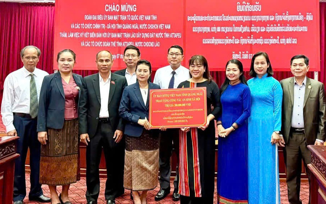 Thắt chặt tình đoàn kết của phụ nữ Việt - Lào