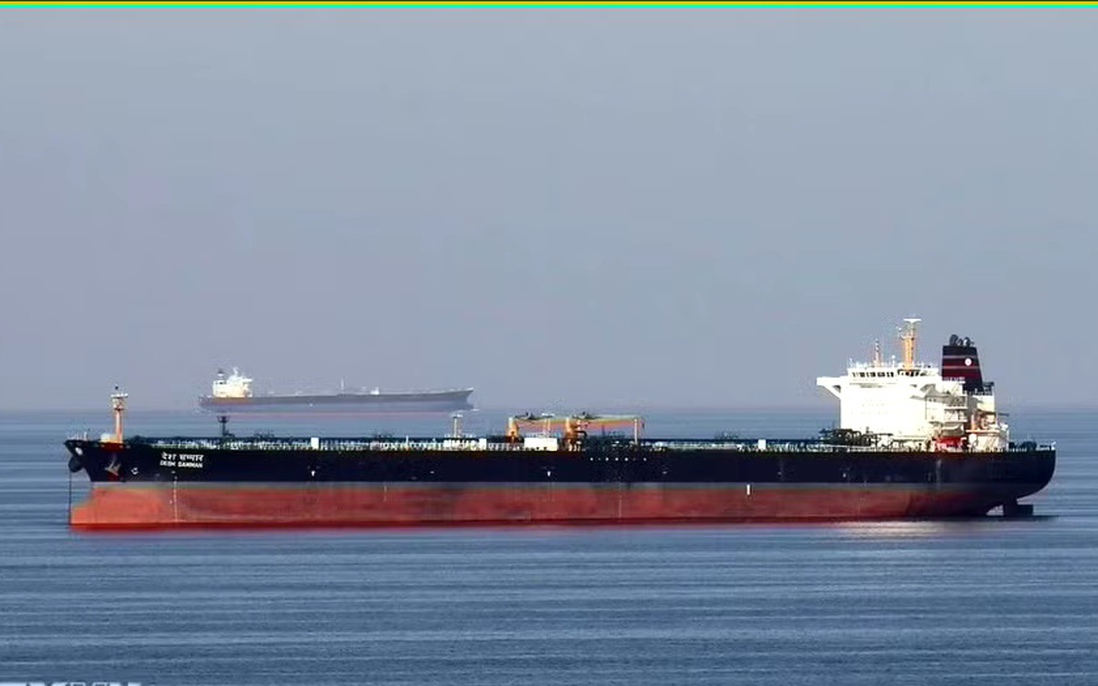 Tàu thuyền trở lại eo biển Hormuz sau thỏa thuận ngừng bắn Mỹ–Iran