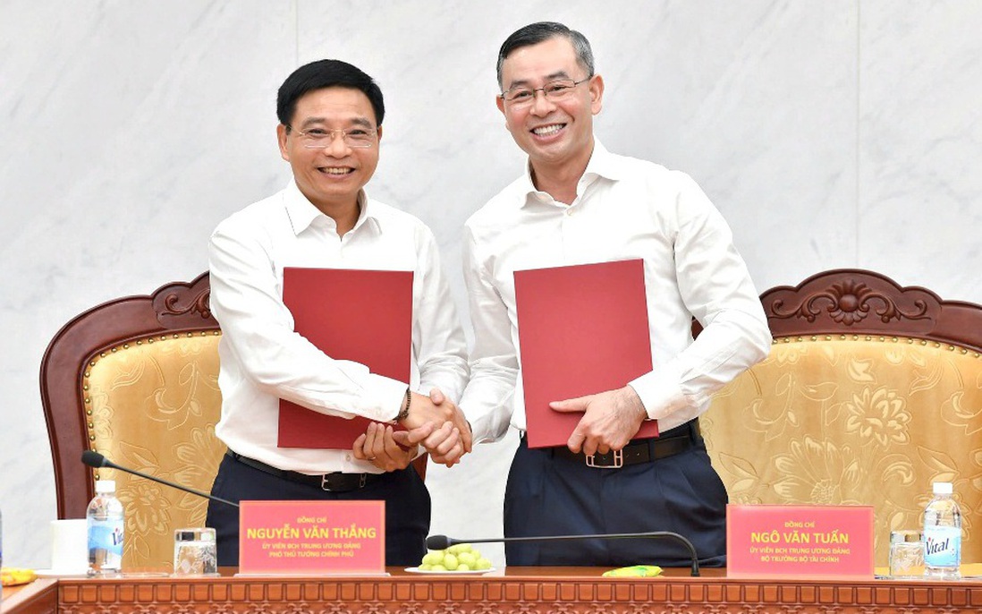 Bàn giao công tác lãnh đạo Bộ Tài chính 