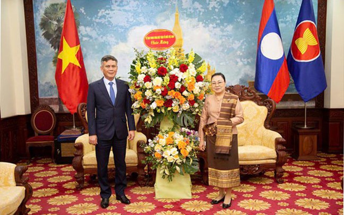 UBTƯ MTTQ Việt Nam thăm, chúc Tết Đại sứ quán Lào tại Việt Nam nhân dịp Tết cổ truyền Bunpimay