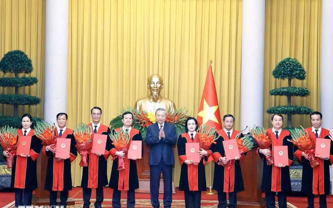 Tổng Bí thư, Chủ tịch nước Tô Lâm trao quyết định bổ nhiệm Thẩm phán Tòa án Nhân dân tối cao