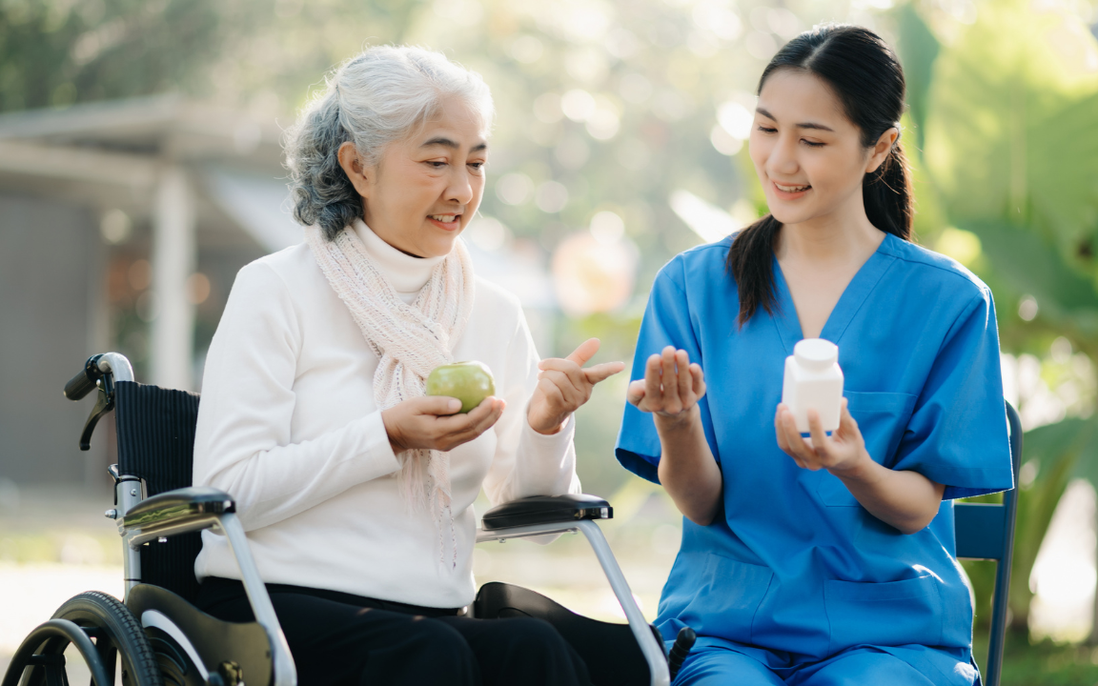 Người thân sa sút trí tuệ - Gánh nặng phía sau cánh cửa gia đình