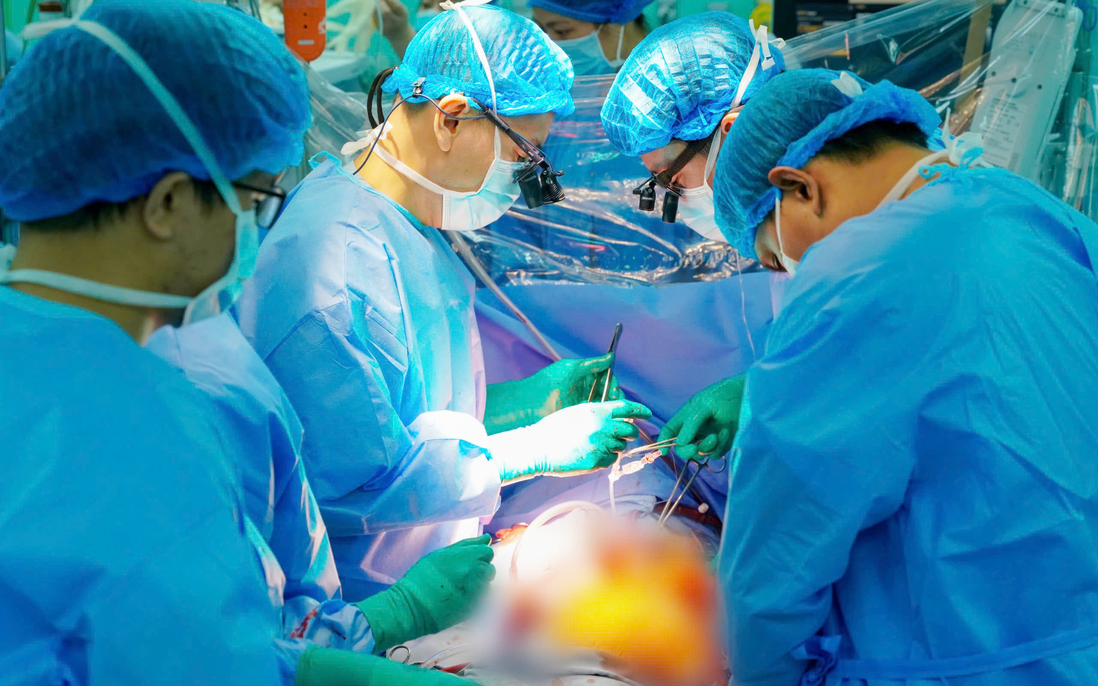 Ghép tim xuyên Việt cứu sống thanh niên 23 tuổi