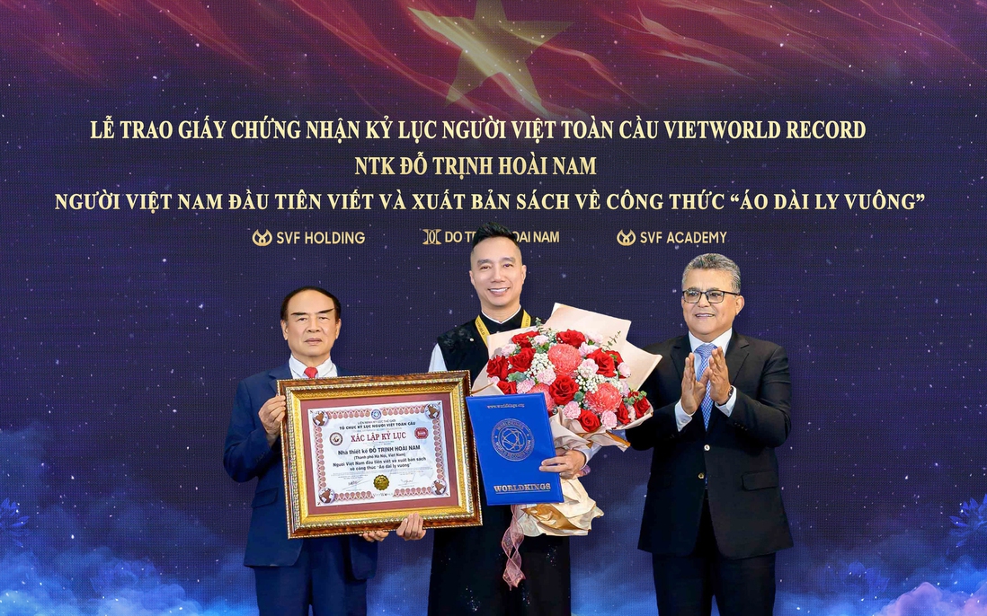 Cuốn sách về áo dài ly vuông được xác lập kỷ lục toàn cầu