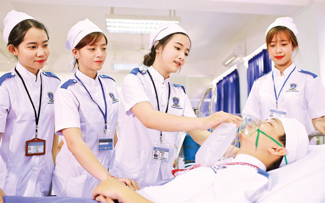 Tuyển sinh ngành Y có môn Văn, Sử: Kiến thức xã hội quan trọng nhưng không thể là thước đo đầu vào