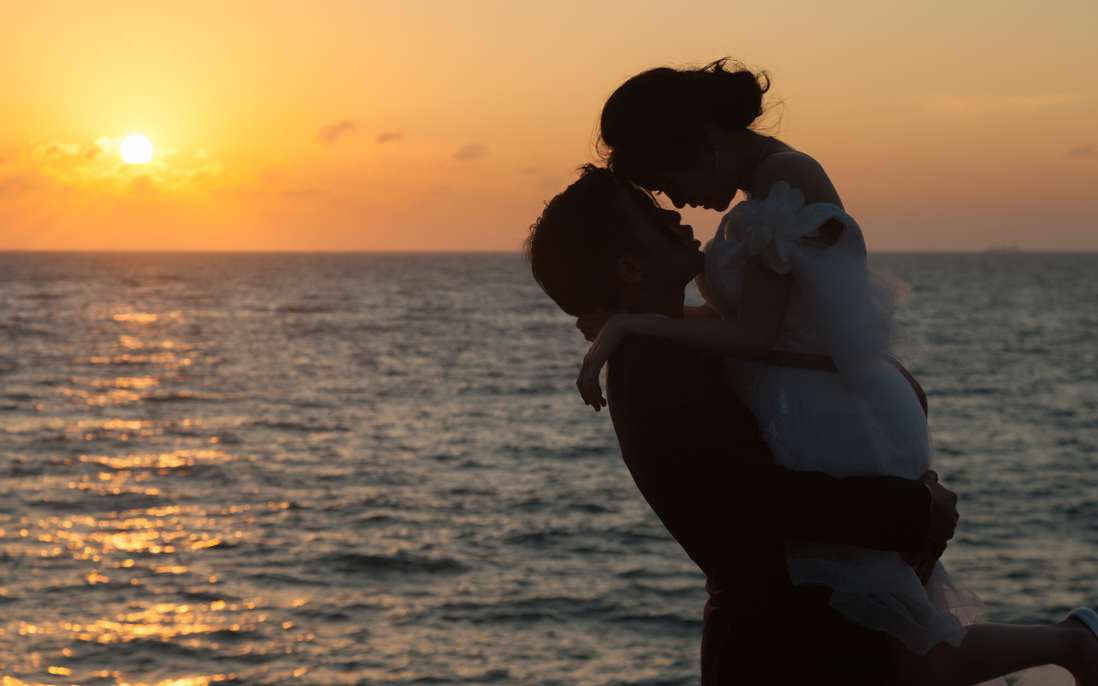 Yêu nhanh, cưới vội: Khoảng trống hôn nhân của giới trẻ