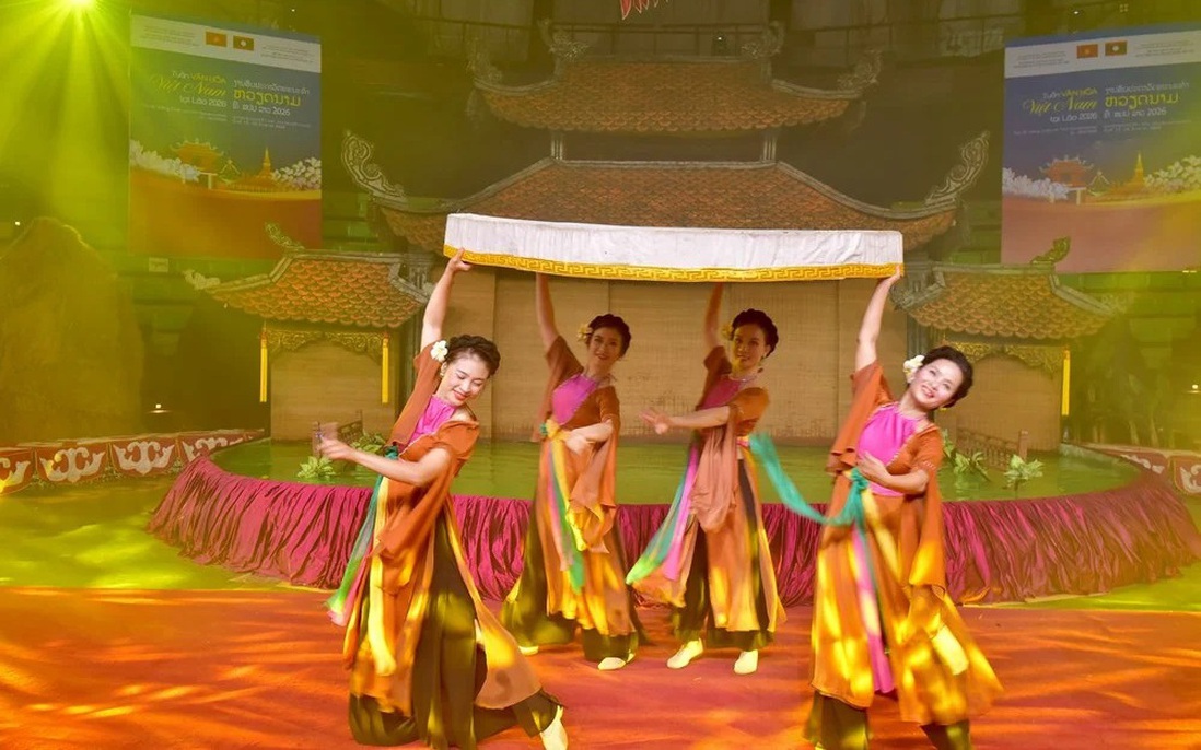 Những sắc màu văn hóa Việt Nam tại Lào