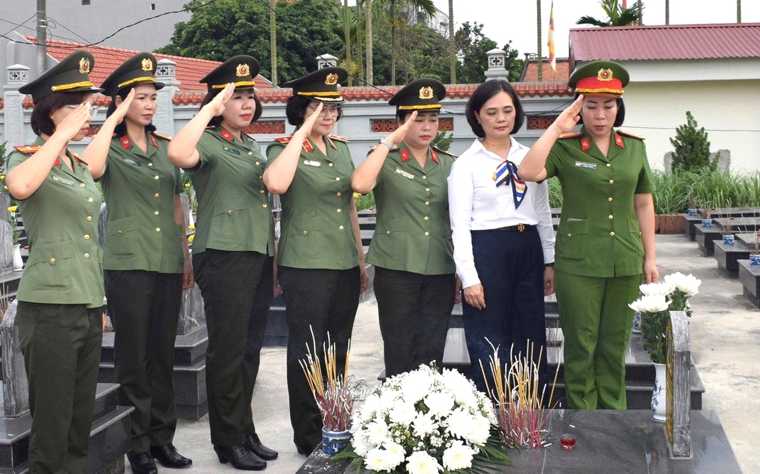 Hội Phụ nữ Bộ Công an dâng hương tri ân Anh hùng Liệt sĩ Bùi Thị Cúc