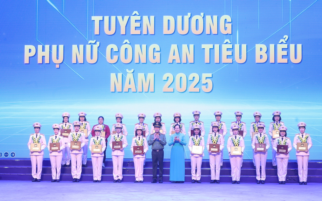 Trao 25 Giải thưởng "Phụ nữ Công an tiêu biểu" và biểu dương 68 "Nữ Công an cơ sở xuất sắc"