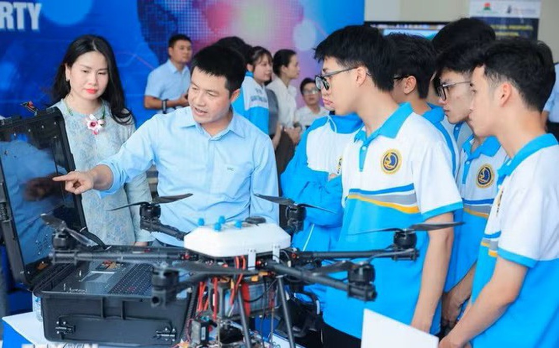 Khơi dậy hào khí sáng tạo: Từ lời dạy của Bác đến ánh sáng Nghị quyết 57
