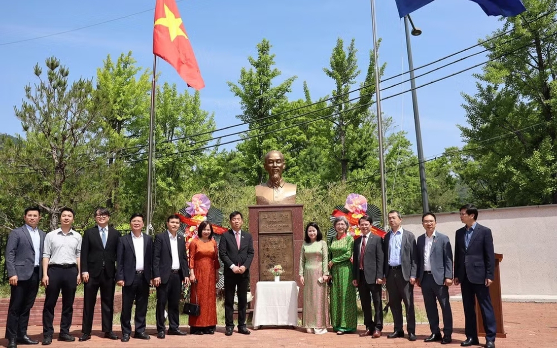 President Ho Chi Minh honoured in RoK on 136th birth anniversary