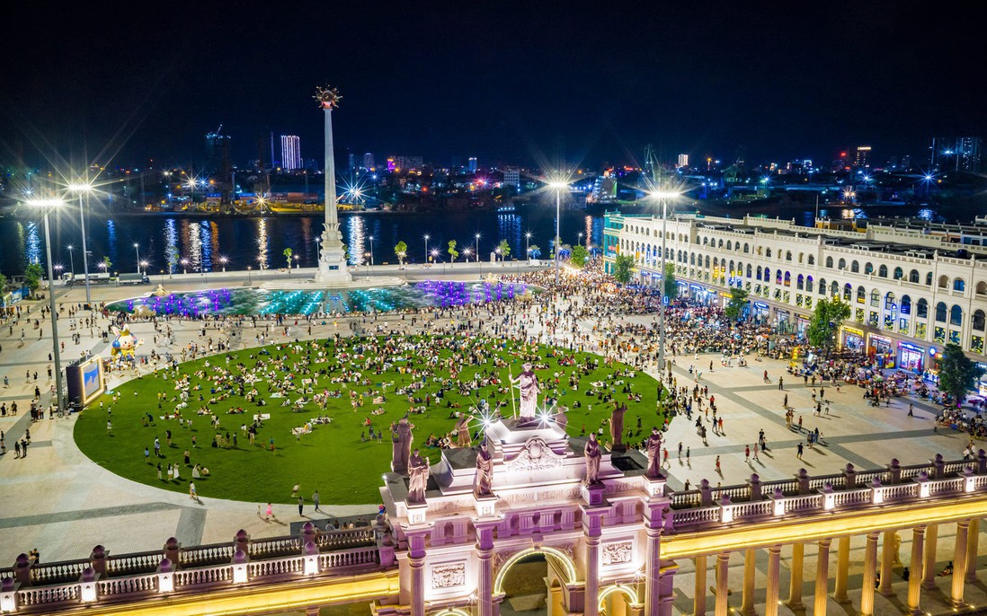 Nhà phố song diện Vinhomes Royal Island: Ở giữa tâm điểm lưu chuyển, an tâm an cư với chính sách “5 năm không lo lãi suất”