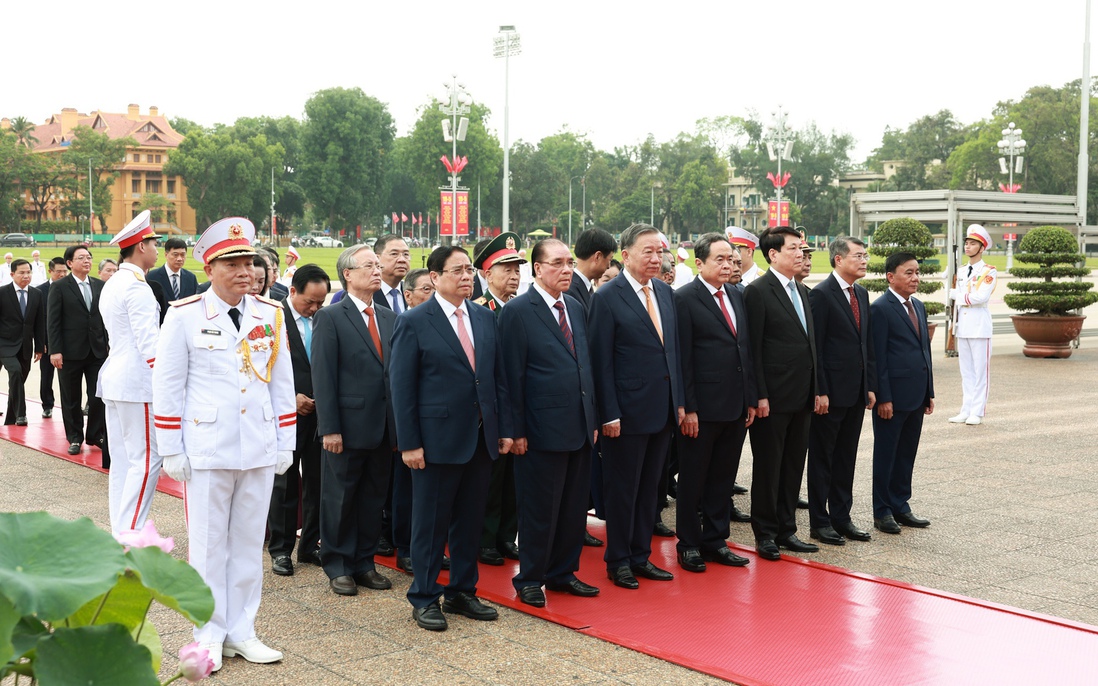 Lãnh đạo Đảng, Nhà nước viếng lăng Chủ tịch Hồ Chí Minh nhân kỷ niệm 136 năm Ngày sinh của Bác