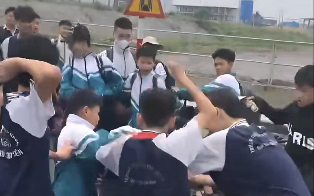 Ninh Bình: Công an vào cuộc vụ nam sinh lớp 9 bị 8 học sinh cùng trường đánh hội đồng