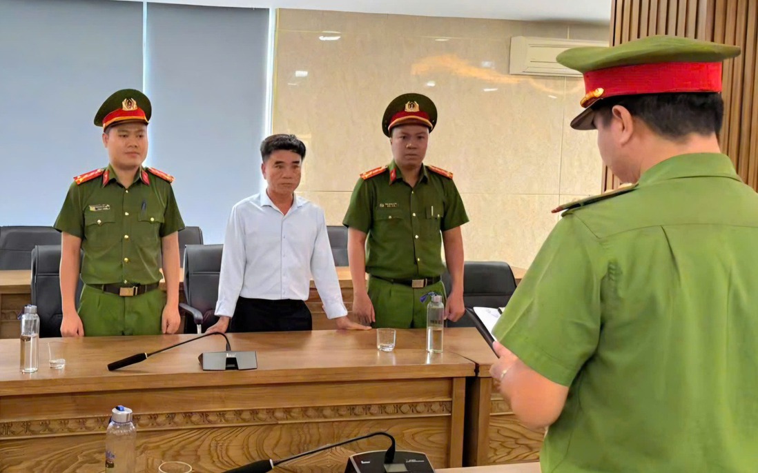 Khởi tố giám đốc công ty sản xuất gần 11.000 hũ nước yến giả
