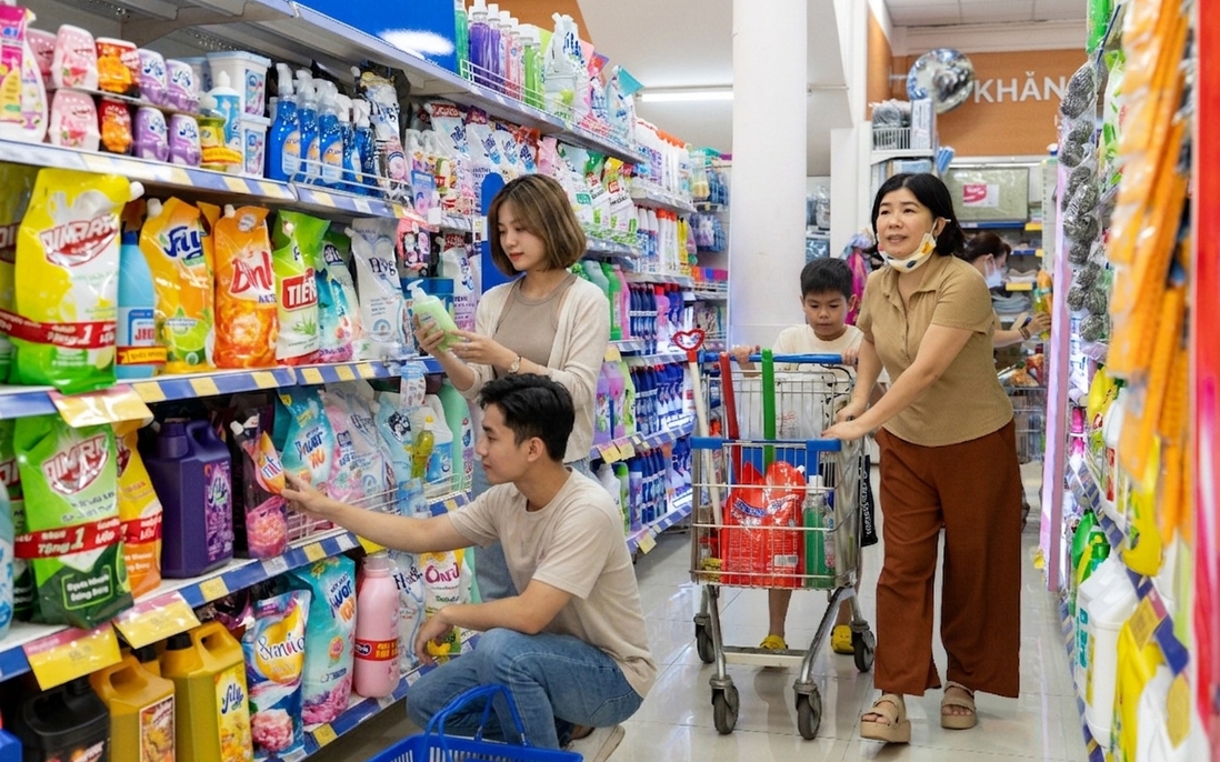 Chuyên gia: Người tiêu dùng đang rất thận trọng trong chi tiêu
