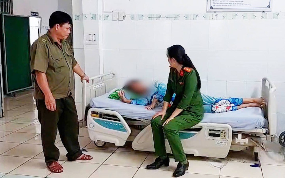 Bé gái phải nhập viện tâm thần vì không ngủ, sử dụng điện thoại liên tục