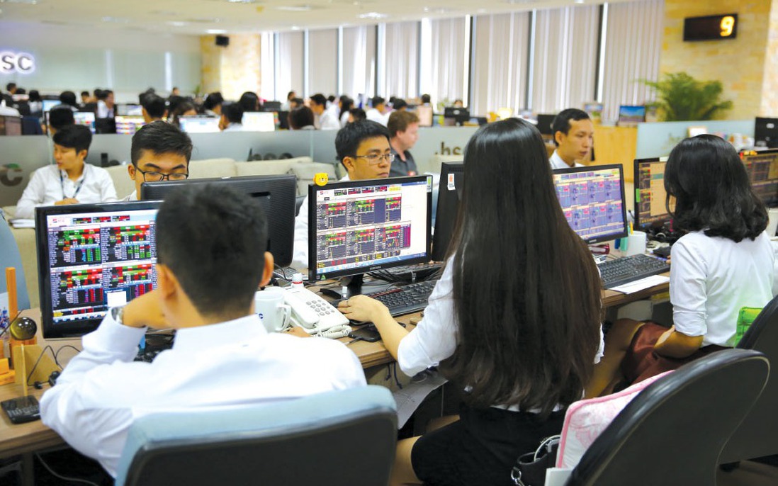 VN-Index tăng gần 9 điểm nhờ lực kéo từ nhóm trụ, nhưng dòng tiền vẫn rất dè dặt