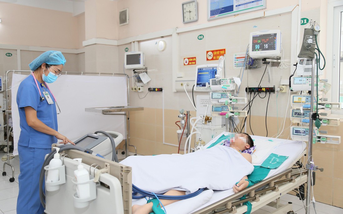 Giành lại sự sống cho bé trai 12 tuổi đuối nước nguy kịch 