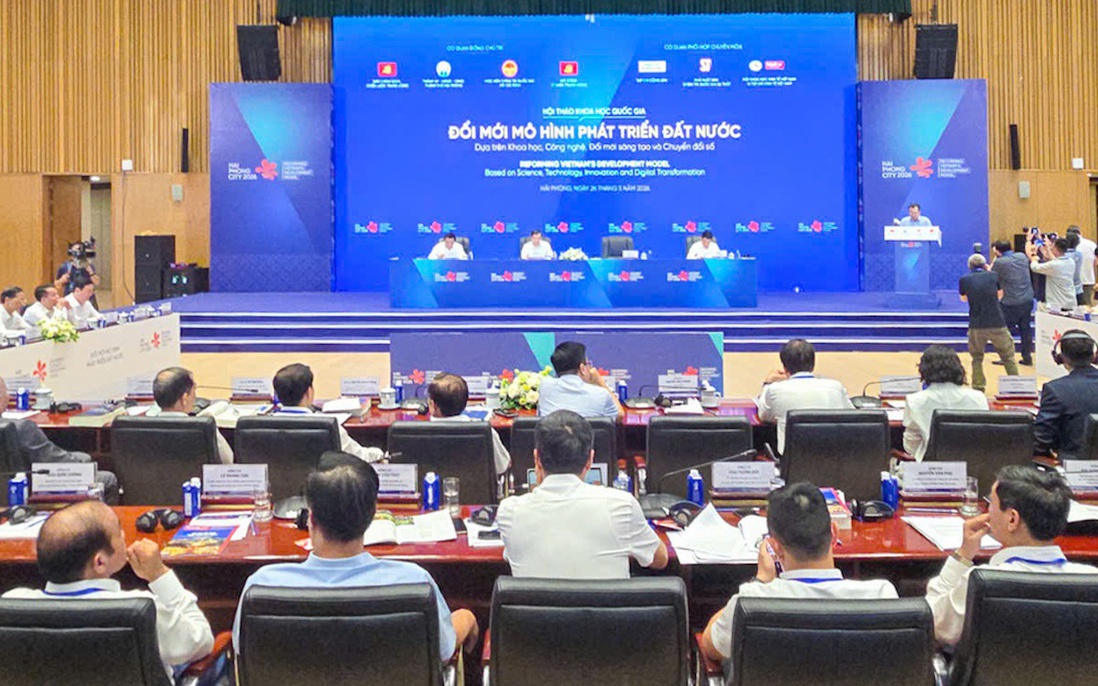 Trao đổi, đề xuất các giải pháp chiến lược về đổi mới mô hình phát triển quốc gia trong giai đoạn mới