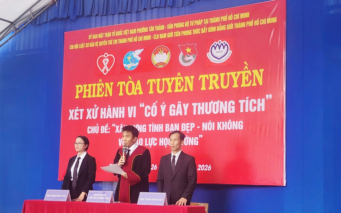 Phiên tòa tuyên truyền nhấn mạnh việc cha mẹ thiếu trách nhiệm trong nuôi dạy con cũng bị xử phạt