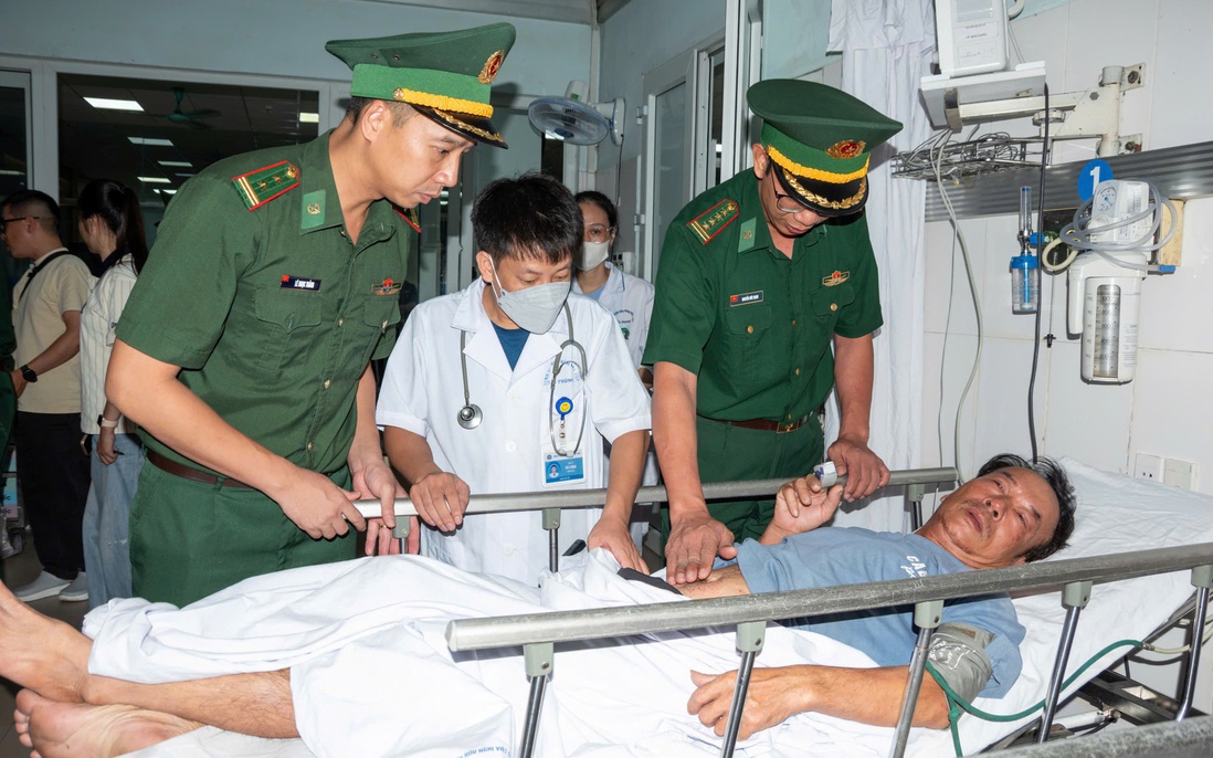 Tình hình sức khỏe của 11 thuyền viên gặp nạn tại Bạch Long Vĩ