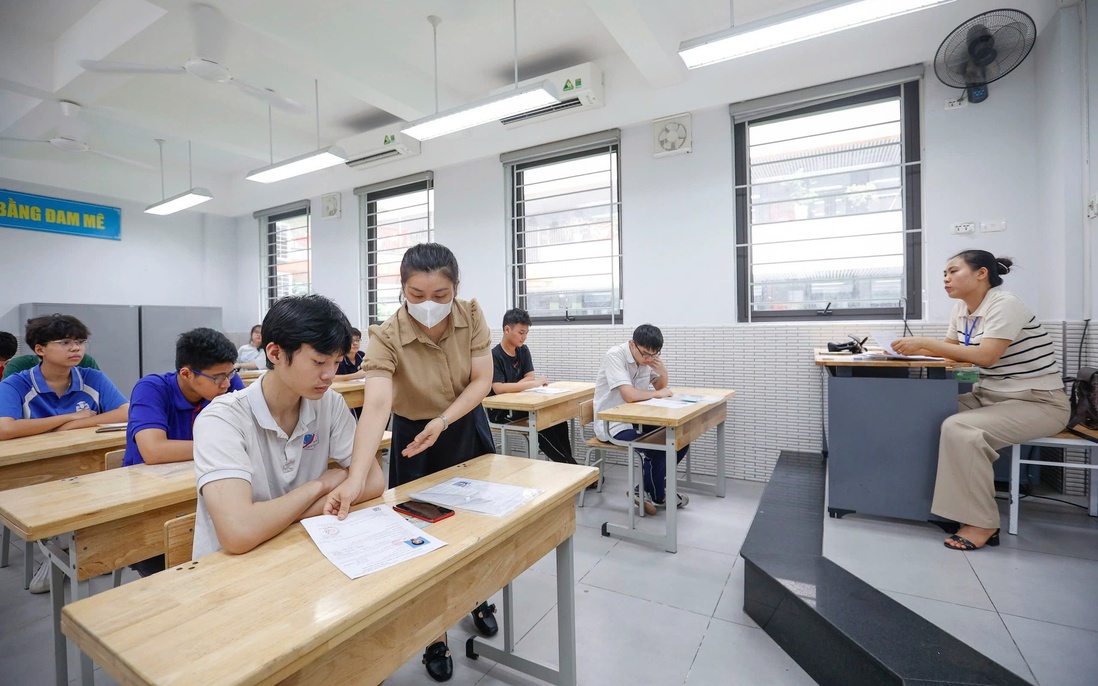 Gần 125.000 học sinh Hà Nội làm thủ tục dự thi vào lớp 10