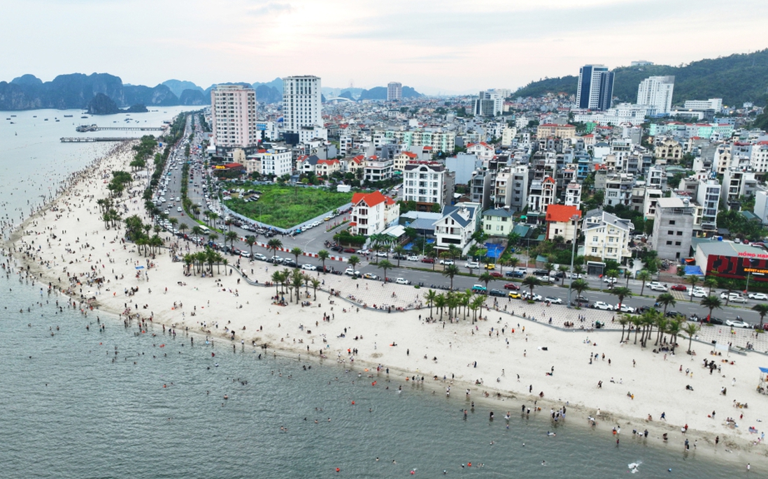 Quảng Ninh đón hơn 1,3 triệu lượt khách dịp nghỉ lễ, thu trên 4.100 tỷ đồng
