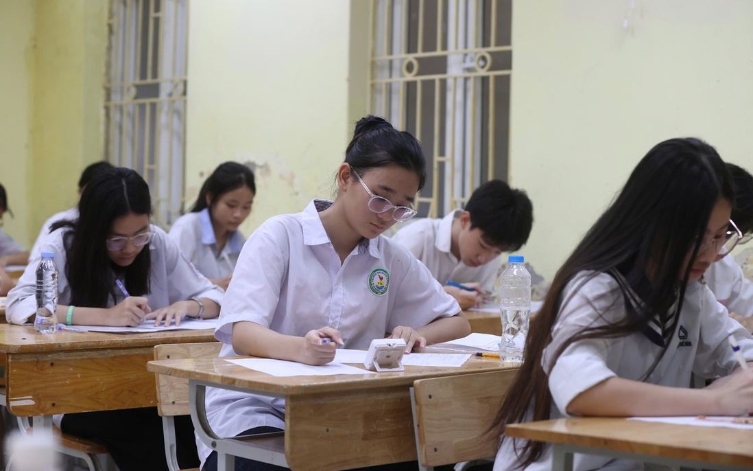 Gợi ý giải đề thi môn Toán: Tăng cường đánh giá năng lực vận dụng kiến thức vào thực tiễn