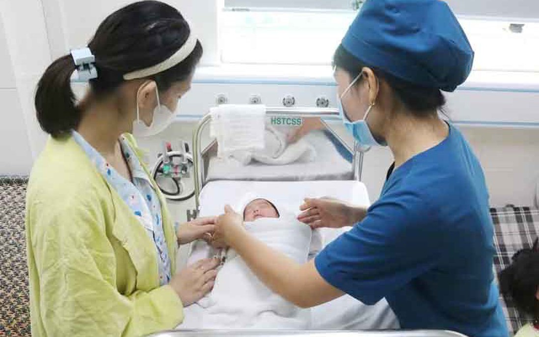 Bộ Y tế: Cấp thiết tăng tổng tỷ suất sinh trung bình 2% mỗi năm trên toàn quốc